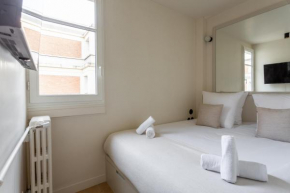 The Carla Suite Eiffel Tower View